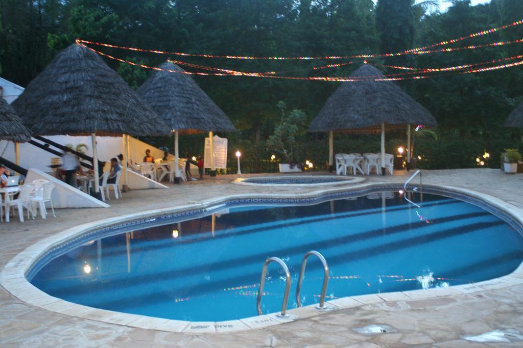 Morogoro Hotel Exterior foto